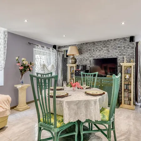 Holiday home Le Chardonneret Elegant - Maison Pour 4 Climatisee